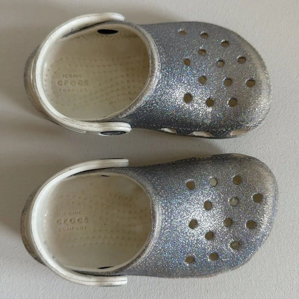 Crocs Kids Glitter Clogs - Silver. Size C7
